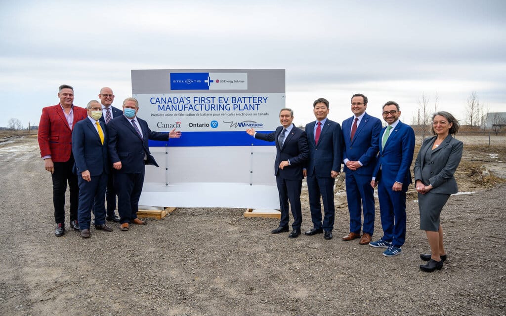 , Dernière actualité toute fraiche : Ottawa et Stellantis d’accord pour reprendre la construction de l’usine de batteries